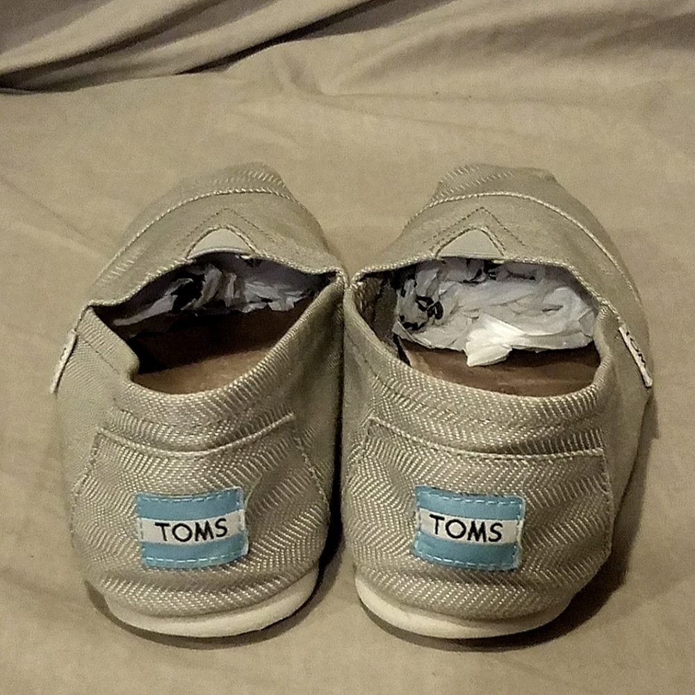 Women's Toms shoes